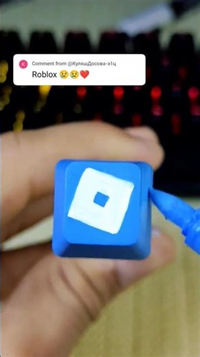 Drawing R for Roblox but on the custom keyboard! #keyboard #keycaps #drawing ‪@Roblox‬