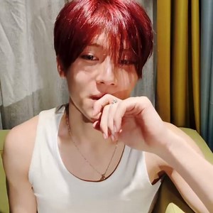 팀코 피파로 승부겨루기 하는 거 왤케 웃기지대영이가 우시랑 플레이스테이션 피파 하면서 실력 쌓았다고 ㅋㅋㅋㅋ 좀 친대 숙소에서 했는데 져가지고 시온이 도망갔대