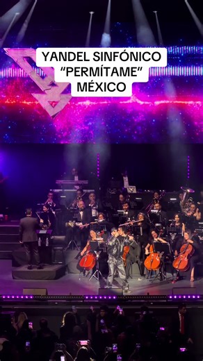 Yandel Sinfónico presentando “Permítame” en la Ciudad de México. #Yandel #concierto #Mexico