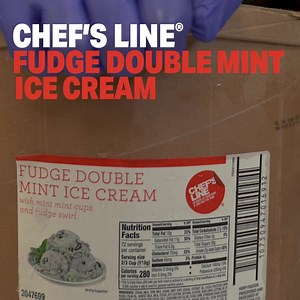Minty magic alert! Our Chef’s Line Fudge Double Mint Ice Cream 🍦🍃🍫 features peppermint ice cream, mini mint cups, and a rich fudge swirl. US Foods Brands Chef Patrick Moran explains its versatility: bit.ly/456twcV #usfoods #dessertmenu | US Foods