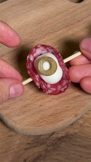Easy & Spooky Halloween Snack Ideas!