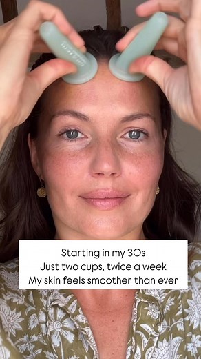 Join the facial cupping revolution! Buy the starter kit and the Facial Cupping Expert, Sakina Di Pace, will show you the 6-step protocol for smooth & radiant skin ⭐ | The Facial Cupping Expert