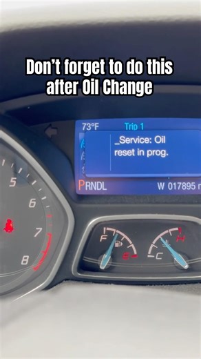 Reseting oil monitoring system on Ford Focus #shorts #mechanic #automotive