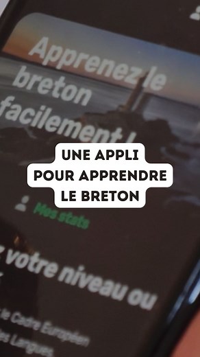 Vous avez toujours voulu apprendre le breton mais vous ne savez pas par où commencer ? L'application "Desketa" est là pour ça ! 💻 | TVR La chaîne