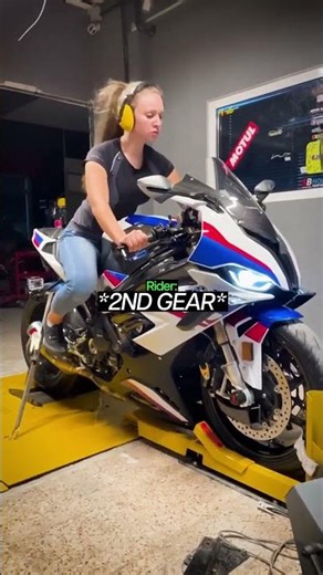 BMW S1000RR Goes FLAT OUT On Dyno😳