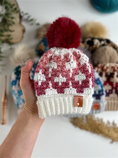 Say MHAT for all the pattern info! Love mosaic crochet as much as me?! The Labyrinth Hat is another fabulously fun make that uses a repeating pattern to create a maze like look :) In 6 sizes from baby to adult you can have one for all the family! | HanJan Crochet