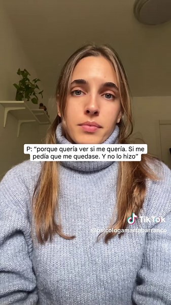 A veces ponemos pruebas para ver si la otra persona realmente me quiere. Y una de esas pruebas es amenazar con dejar la relación, porque “si me quiere no me dejará ir”. Esto crea una herida brutal en la relación, porque deja de ser un espacio seguro y pasa a ser un espacio que puede tambalearse frente a un conflicto ❤️‍🩹 #psicología #terapia #parati