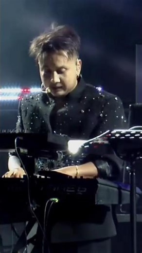 pawandeep rajan excellent live music show #pawandeeprajan#voboghuma#arunitakanjilal