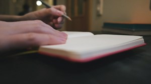 Journalist taking notes - Free Stock Video