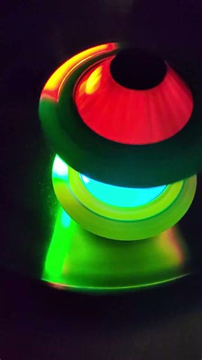 Moving lights and dancing tops! #science #physics #optics