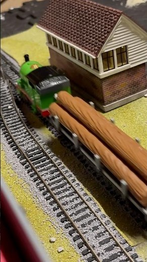 PERCY SPEEDS PAST THE SIGNAL BOX #thomasandfriends