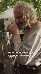 De tachtigjarige Ludwig bivakkeert met zijn dieren op een piepklein puntje Frankrijk dat de mannen van ‘Dwars door de Lage Landen’ doorkruisen. Hij is een zwerver, zegt hij zelf, en ook een man met een missie. Kijk de hele serie nu op NPO Start. bit.ly/lagelanden2 | VPRO