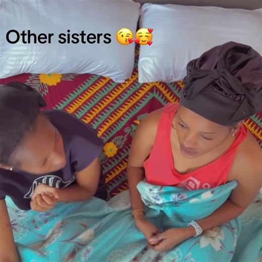 How other sisters sleep vs how we sleep.@𝒮𝒶𝓈𝓈𝓎🐅