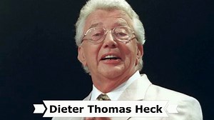 Heute wäre der 82. Geburtstag des deutschen Moderators, Schlagersängers, Schauspielers, Showmasters, Produzenten und Entertainers † Dieter Thomas Heck (eigentlich Carl-Dieter Heckscher). Geboren am 29. Dezember 1937 in Flensburg und gestorben am 23. August 2018 in Berlin. Dieter Thomas Heck war das Urgestein des deutschen Schlagers. Sänger, Schauspieler, Showmaster, Produzent vieler Unterhaltungsshows und jahrzehntelanger Moderator der ZDF-Hitparade. Kaum zu glauben, dass Dieter Thomas Heck, der