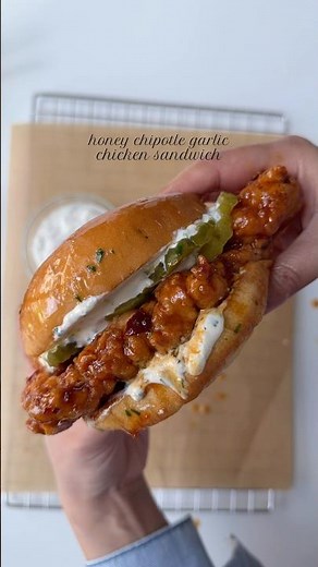 Honey chipotle garlic chicken sandwich 🍔