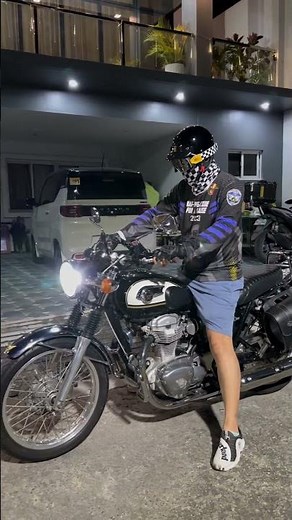 Triumph classic 900 vs Kawasaki W800 #classicbike #exhaustsound #triumph #kawasaki #W800