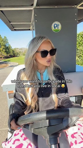 kelli scott ♛ on Instagram: "when you want to participate in this trend but you live in southern california 😂☀️🌴🎅🏼❄️⛳️ #eastatlantasanta #trappingthroughthesnow #golftok #cartgirl"