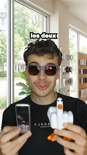 Le propriétaire du magasin essaye d'arnaquer un client aveugle