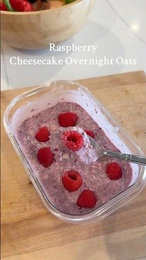 Raspberry Cheesecake Overnight Oats