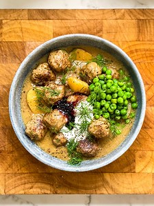 Slow Cooker Swedish Meatball Stew | Made this during the week and the kids devoured it- perfect comfort food for a wet and windy day! Serves: 6 For the meatballs: 1 onion, diced 350g beef mince 350g pork mince Pinch salt Pinch white pepper 100g breadcrumbs 1 large egg Handful dill, finely chopped Handful parsley, finely chopped 1 garlic clove, minced Knob of butter, for frying 400g baby potatoes, halved For the sauce: 2 tbsp butter 1 tbsp plain flour 500ml beef stock 200ml cream To serve: Fresh 