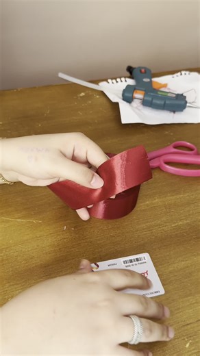 كيفية صنع باقة ورد من الساتان بخطوات بسيطة