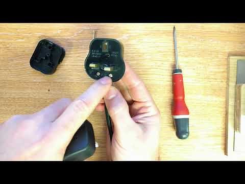 How to change a Fuse in a Plug
