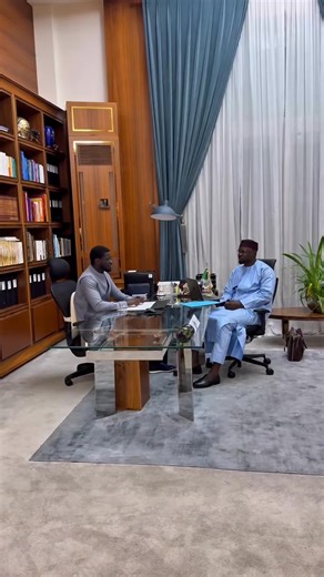 13K views · 237 reactions | Palais présidentiel - Bureau du Président : derniers réglages avant l’annonce du nouveau gouvernement. | Senegal Direct | Facebook