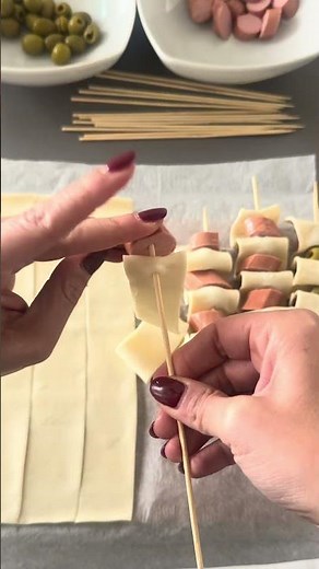 Spiedini di pasta sfoglia ai wurstel