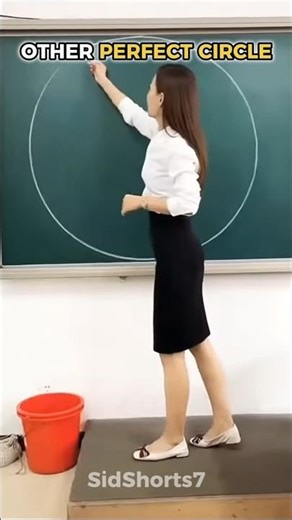 This perfect circle is INSANE 😱 #drawing #challenge