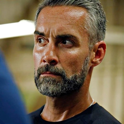 This is a unique and confident test of bulletproof glass. #shorts #edit #viral