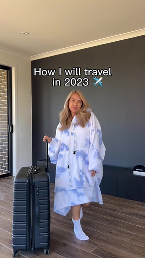 Introducing the Travel Oodie – Your Ultimate Comfort Companion