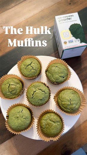 The Hulk Muffins Recipe HERE!👇🏼💚💪🏼 If you’ve never tried chlorella, it’s a nutrient-dense green algae packed with iron, B12, protein, chlorophyll, and antioxidants, all of which are incredible for energy, immunity, and gentle detox support!🍀 I love sneaking in @sunchlorellausa ‘s Powder Packets into my baked goods because even 1 teaspoon gives a nutrition boost, and that beautiful green color, without the earthy taste!🙌🏼 These superfood muffins are gluten-free, naturally sweetened, and *