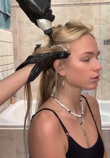 Rafraîchissement de mon blond platine avec Léo