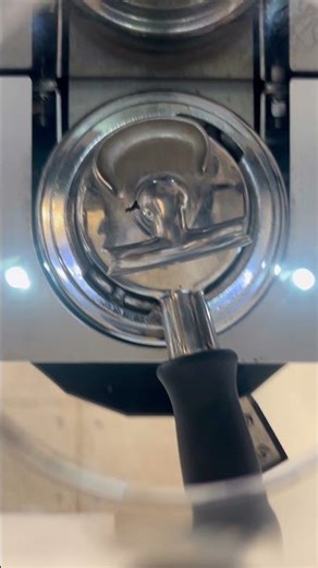 Le coffee shop du 20e 🍪☕️Cookies mi-cuits,cookie dough et boissons chaudes #fyp #coffee #cookies