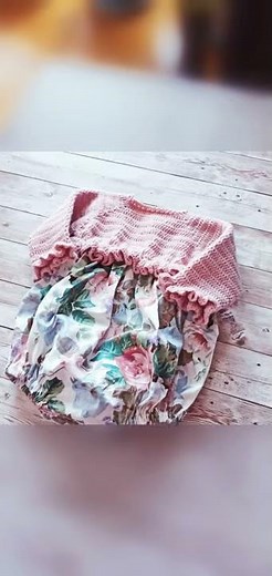 Pelele o enterizo a crochet y tela para bebé.