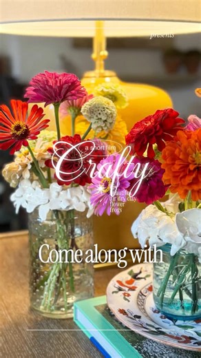 Patricia Hunt on Instagram: "Here is a list: 🌿White Air Dry Clay 🌿Clay Roller (optional) 🌿small knife and a few kitchen gadgets 🌿A heavy duty mat so you do not scratch your countertops 🌿mason jar 🌿Resin 🌸What I did: Rolled out my clay about 1/8” inch Made a circle 1/2” outside of my jar Used a cookie cutter and cut out circles and made into flower shapes Once completely coved I made a trough with foil and completely covered with Resin...this needs to dry 24 hours. 🌸That’s the short versi