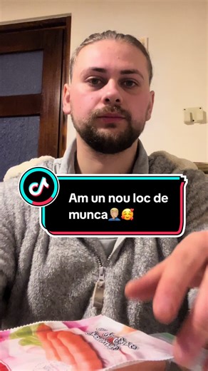 M-am angajat imediat dupa ce am plecat de la magazin.🤗 Ca arat modul in care imi pregătesc eu crenvurștii 😅😅😅 la un moment dat cand lenea nu-și va mai pune stăpânire pe corpul meu o sa va arăt cum fac pastele. Voi ați incercat vreodată sa le tăiați așa? 🥰 #fyp #home #newlife