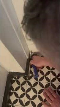 ✅ A complete guide to installing around corners 🙌🏻#flooring #howto #diy #teirnanmccorkell