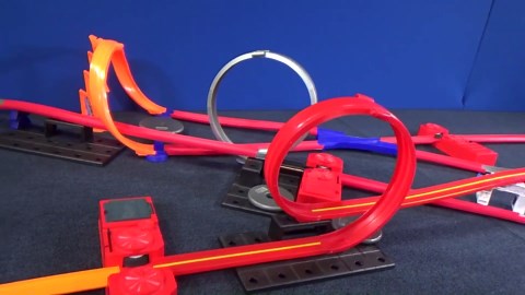 Power Loop Chaos: Hot Wheels Cars Conquer 35 Feet of Track – 5 Lap Challenge Breakdown!
