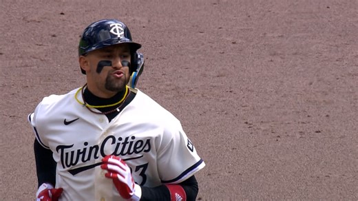 Data Viz: Lewis homers in 6th
