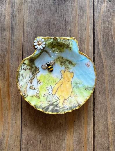 Classic Winnie the Pooh Inspired Scallop Shell Jewelry Dish/ Seashell Ring Dish/ Coastal Seashell Trinket Dish/ Cottage Core/ Coquette Decor - Etsy