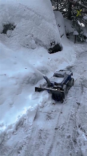 This Mini RC Snow Machine Is Shockingly Powerful for Its Size! ❄️🚜😲