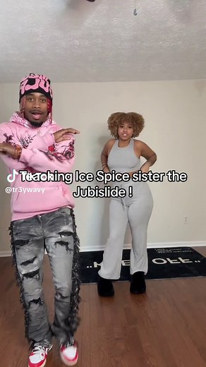 Teaching Ice Spice's Sister the Jubi Slide Tutorial