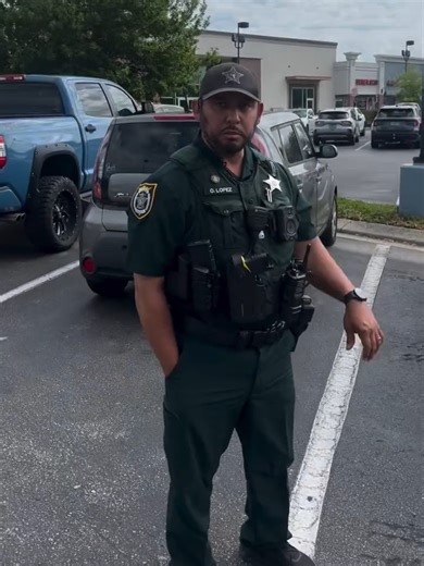 Saw this deputy not use his turn signal 4 times and leave his car running when he was going to get something to eat.