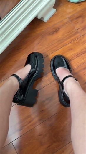 Obsessed with these mary Janes, they are perfect to style with dresses, skirts, jeans