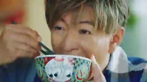 【悲報】木村拓哉、やっぱり「迎え舌」で批判木村拓哉が吉野家のＣＭに出演食べる瞬間、舌を出す「迎え舌」に。その姿に「生理的に無理」「まるで石破元首相」などの声が殺到舌を出して食べる癖はどうしようもないのかな個人的にはクチャラーよりぜんぜんマシ#キムタク #吉野家