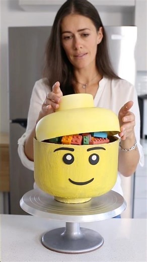 Giant Lego cake🍰#baking #cakedesign #cakedecorating #cakeart #legoideas #legocake #uniquecakedesign