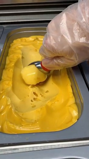 Delicious Gelato Scoops: Coconut, Strawberry, Cotton Candy, Mango!