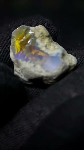 Untreated raw white opal gemstone 31.15 CTS www.puritygems.etsy.com