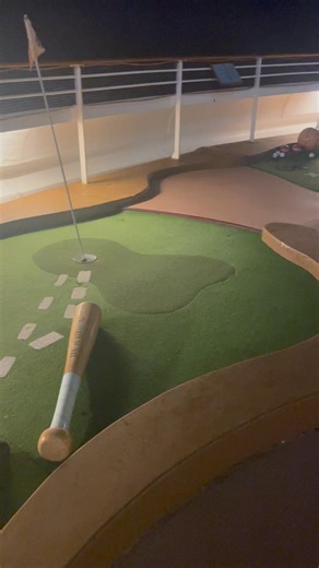 Goofy golf at night time on the Disney Fantasy 😌